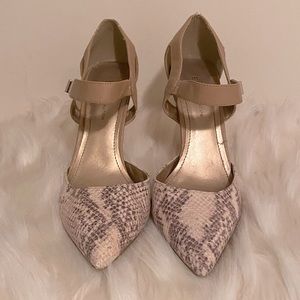 Snakeskin heels. BCBGeneration. Size 7